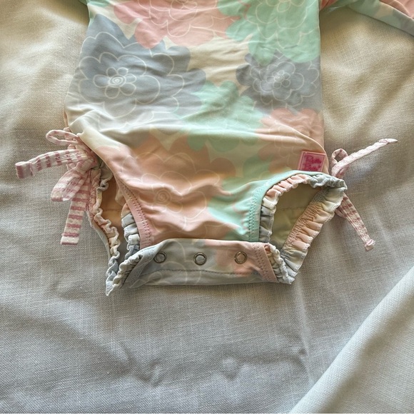 Ruffle Butts‎ Long Sleeve one Piece Swimsuit Floral Pastel Size 3-6 months - Picture 3 of 3